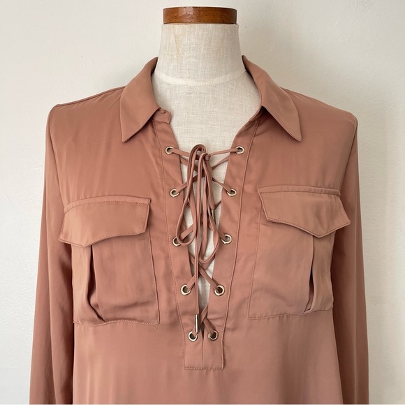 L’academie Tan collar shirt size Small preowned - Picture 2 of 6